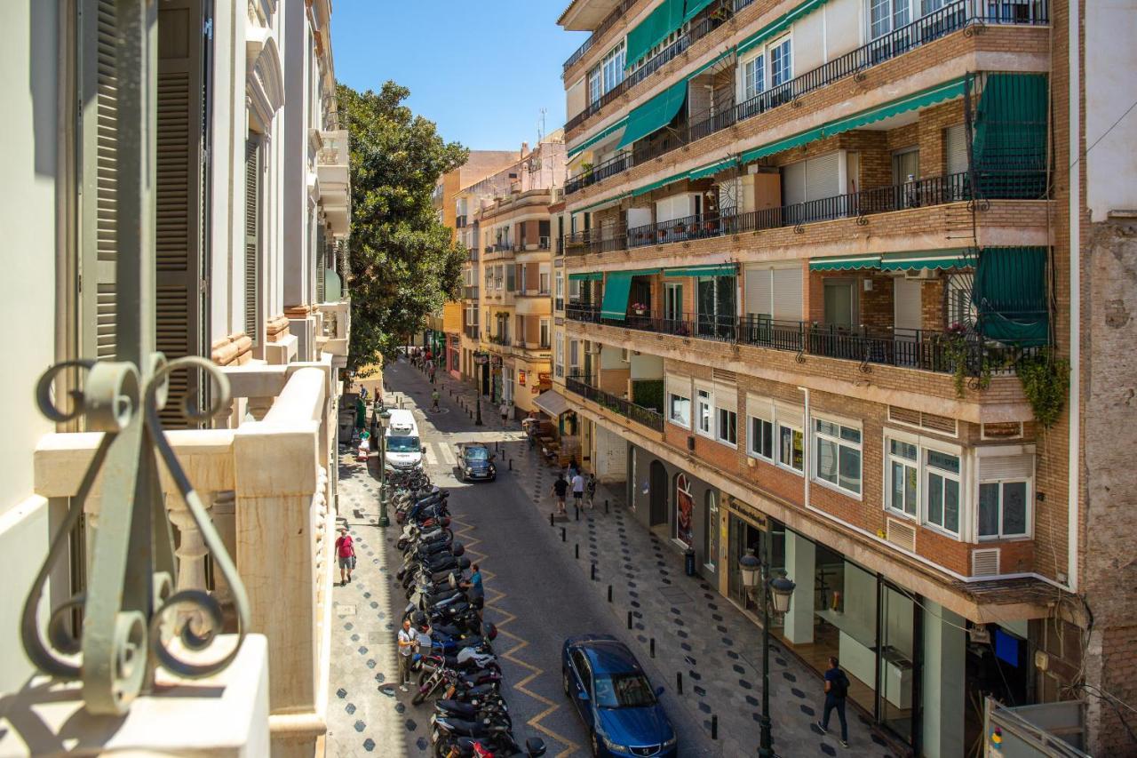 C74 - Marvelous 3 Bedroom Apartment In Historical Malaga Luaran gambar