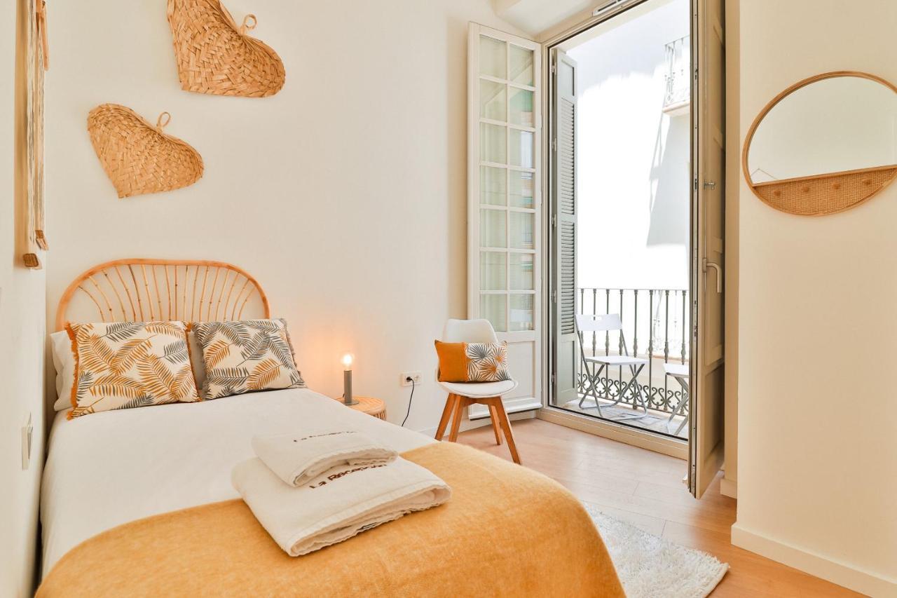 C74 - Marvelous 3 Bedroom Apartment In Historical Malaga Luaran gambar