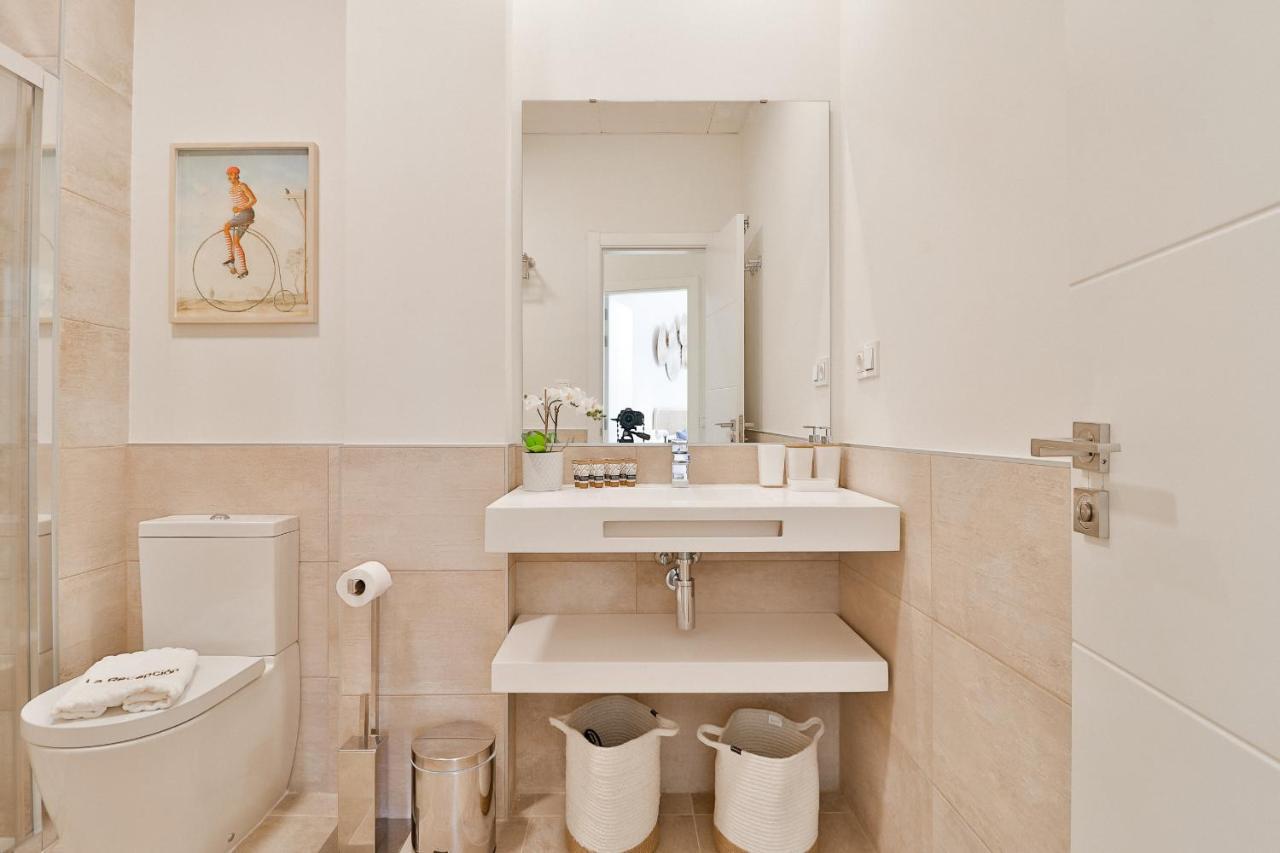 C74 - Marvelous 3 Bedroom Apartment In Historical Malaga Luaran gambar