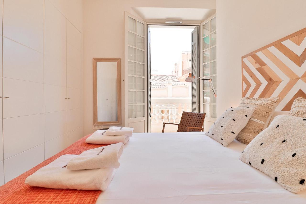 C74 - Marvelous 3 Bedroom Apartment In Historical Malaga Luaran gambar