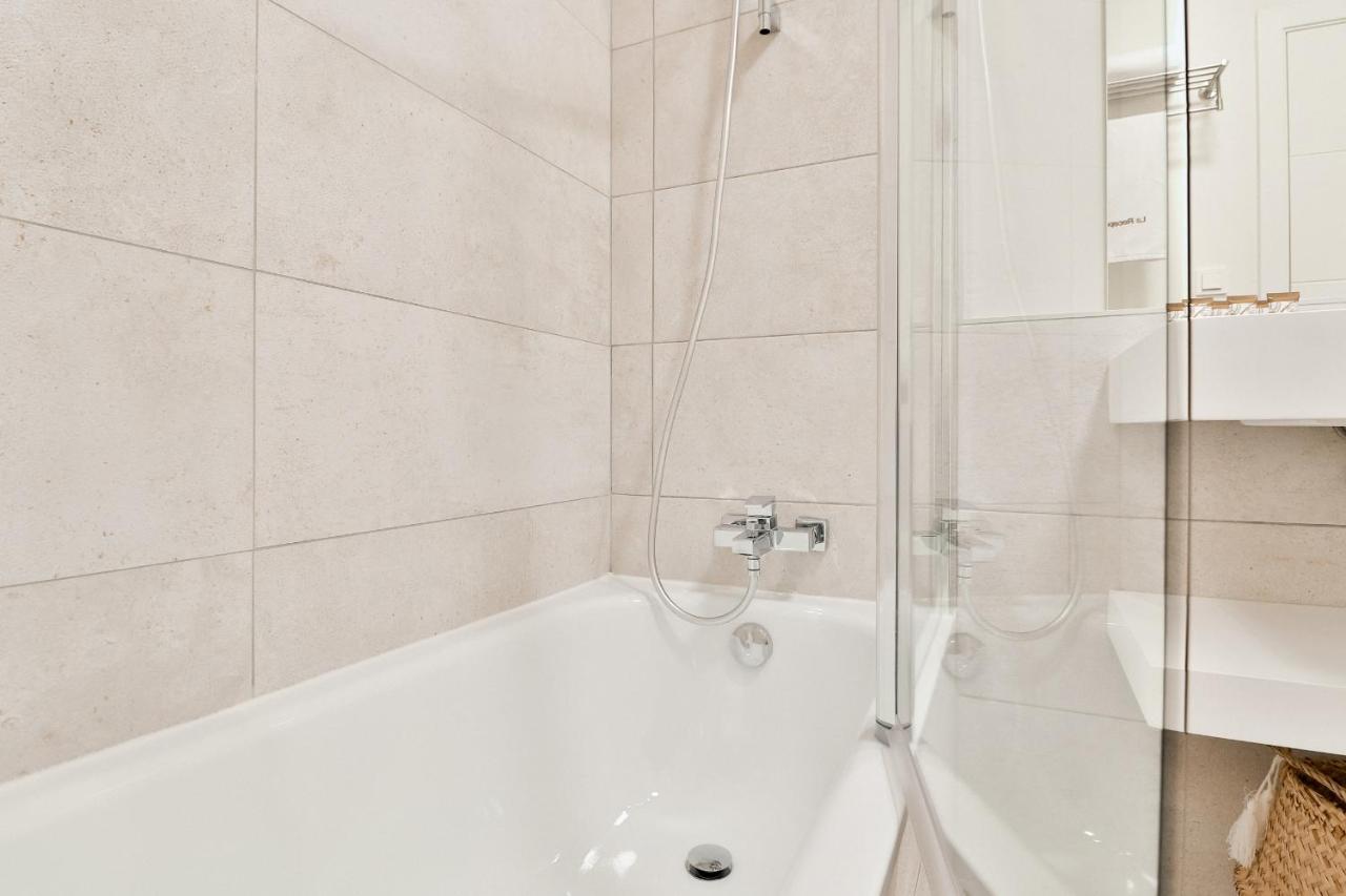 C74 - Marvelous 3 Bedroom Apartment In Historical Malaga Luaran gambar