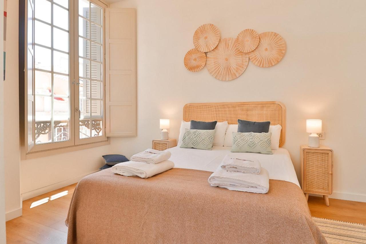 C74 - Marvelous 3 Bedroom Apartment In Historical Malaga Luaran gambar